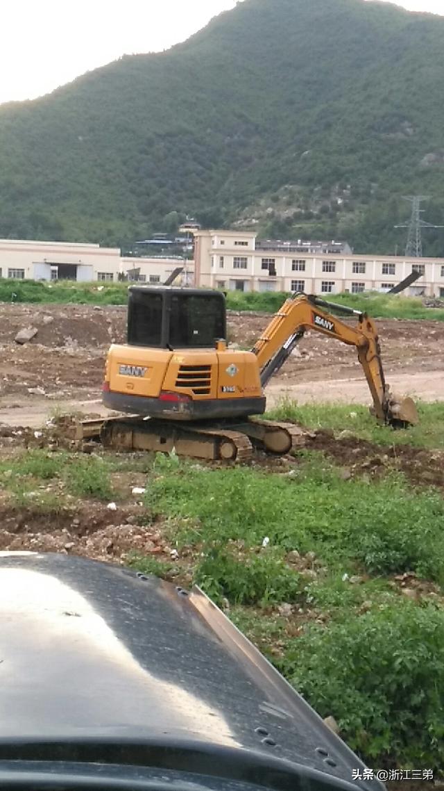 挖掘机租赁合同范本免费下载-挖掘机出租广告？