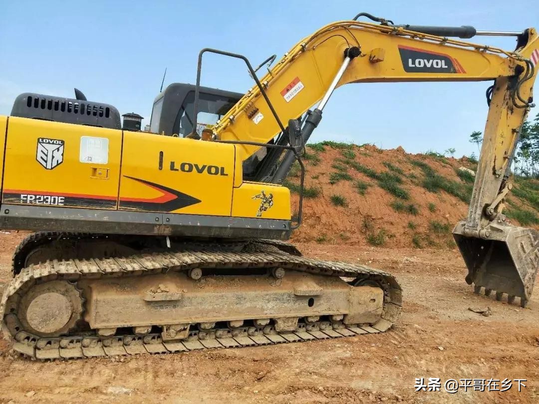小型挖机型号尺寸大全及价格-小挖机多少钱一台？