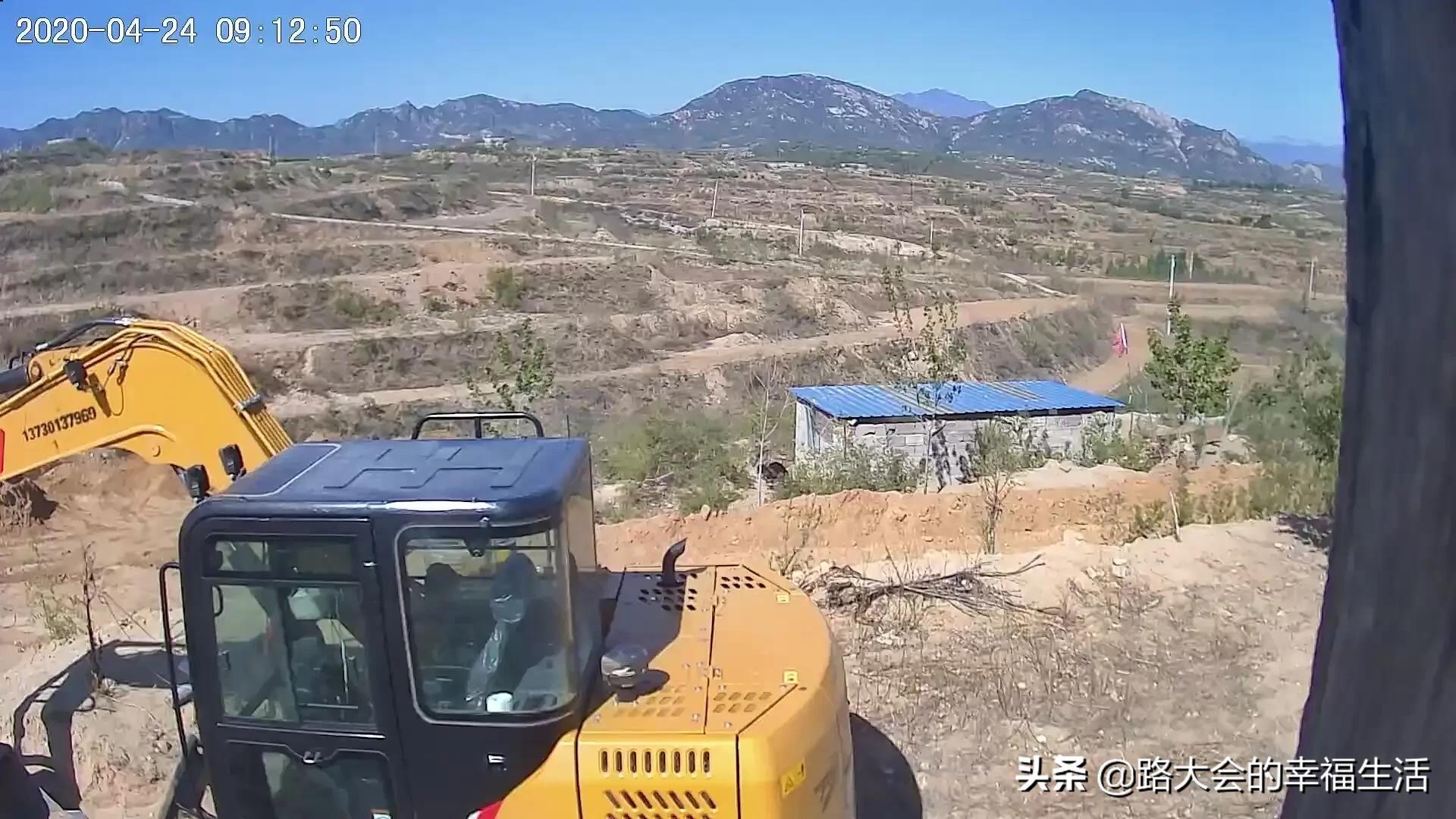 一台挖机能挣多少钱-挖机能赚多少_？