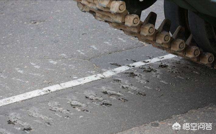履带装载机履-坦克的挂胶履带是做什么用的？会不会很快损坏？
