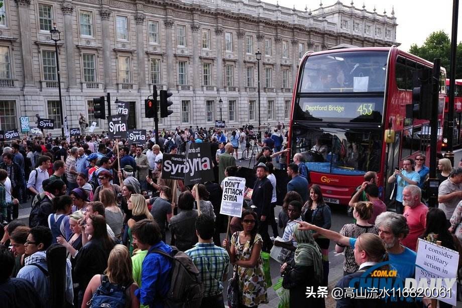 伦敦超10万人示威-美国和英国正在蔓延的示威游行，到底是怎么回事呢？