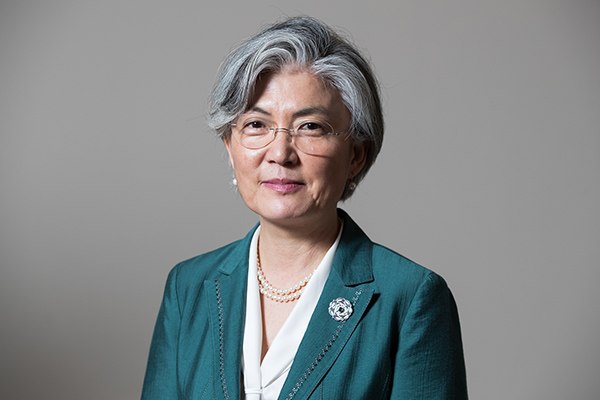 韩国外长将17日访华-韩国女外长康京和首访日本，会在慰安妇等历史问题上松口吗？