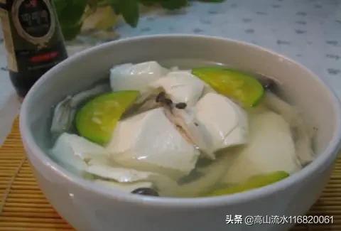 朴槿惠与李明博再会-同样是阶下囚，朴槿惠与李明博的狱中“待遇”为什么不一样？