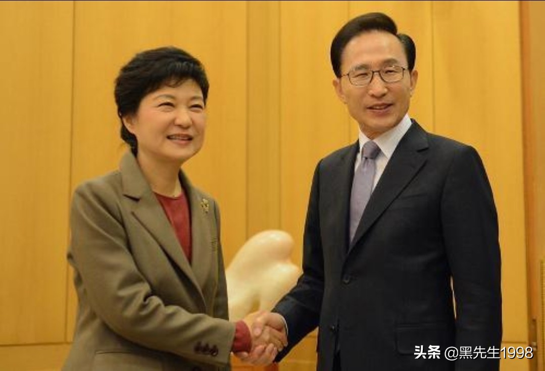 朴槿惠与李明博再会-同样是阶下囚，朴槿惠与李明博的狱中“待遇”为什么不一样？