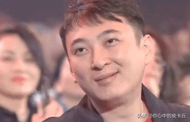 韩93岁娃娃脸女校长-Rookie回韩国直播，校长为其送上重礼，看到22w金额后所有人不淡定了，你怎么点评？