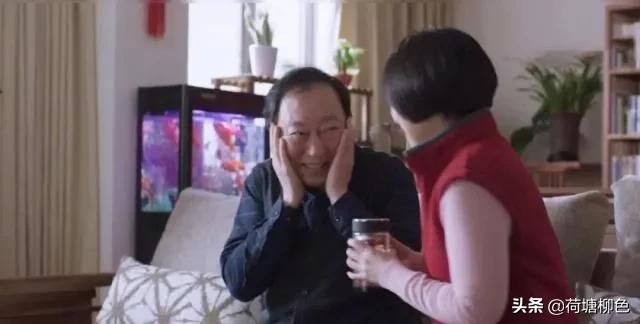 女子被前男友骗30万-女子嫌丈夫穷，被“高富帅”男子骗走30万，丈夫选择离婚有错吗？