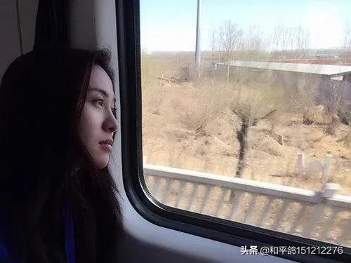 列车上铺跌落砸伤人-乘客从硬卧上铺摔伤谁来担责？